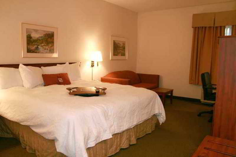 Hampton Inn Boulder/Louisville Room photo